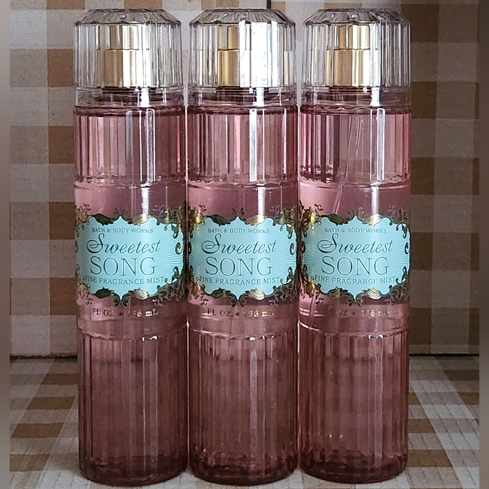 3x Bath & Body Works SWEETEST SONG 8OZ Mist Spray Collection Set